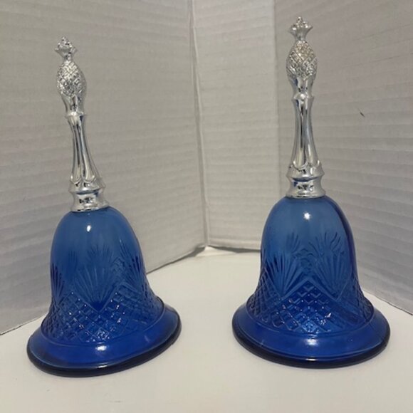 Pair of vintage Avon perfume bottles. - Picture 1 of 3